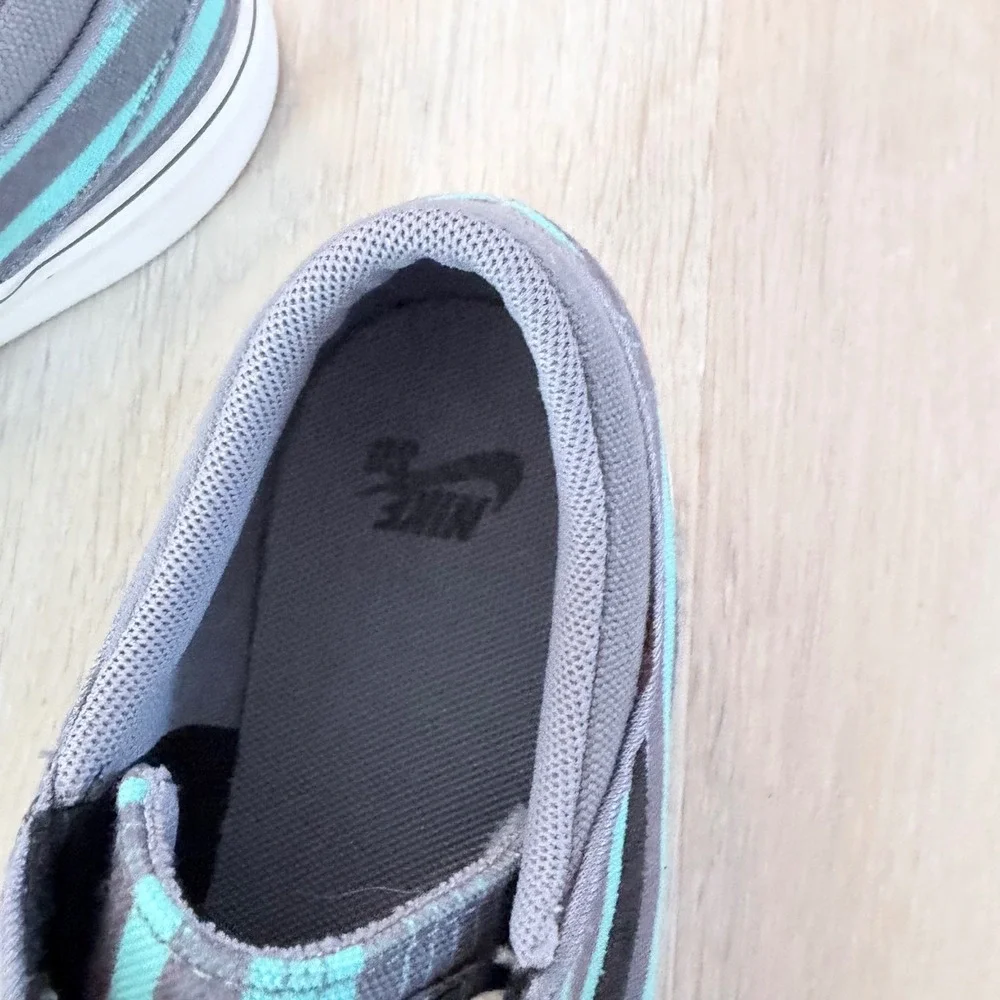 Nike SB‎ Stefan Janoski GS Kids Skate Shoes Grey Teal Stripe 689527-004 Size 2Y